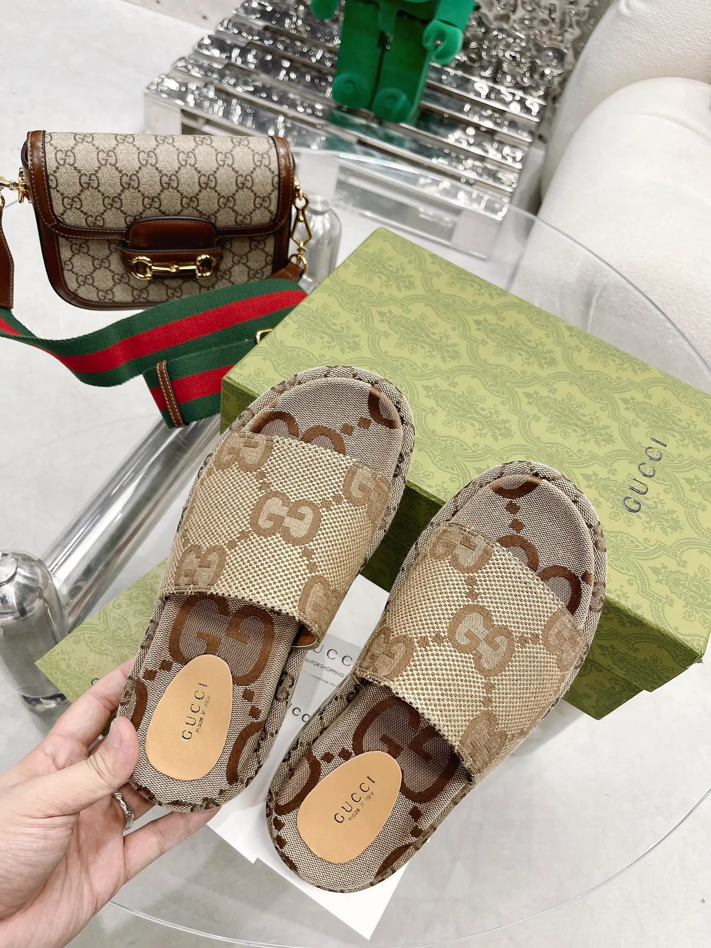 👟👟Ex-factory price 360👟👟 Women's Shoes Women's Clothing Women's Shoes Women's Clothing Spring and Summer Super Double GG Series High Water Platform Sandals😻😻 This sandal is made of classic GG canvas, with a wide strap and a rubber sole shape to create an excellent shoe design. The GG logo began to be used in the 1970s and evolved from the Gucci diamond diamond pattern design that originally originated in the 1930s. Since its introduction, it has become an iconic traditional Gucci element. Fabric: Classic super large GG embroidered jacquard canvas. Lining: Water-dyed cowhide lining. Size: 35-47. Packaging: Full set of green original high-end packaging. Heel height: 12cm at the heel. 7cm at the forefoot. ●Outsole: original molded imported rubber combination sole. ●Created in Italy. Authentic development! The material and craftsmanship are consistent with the original version!
